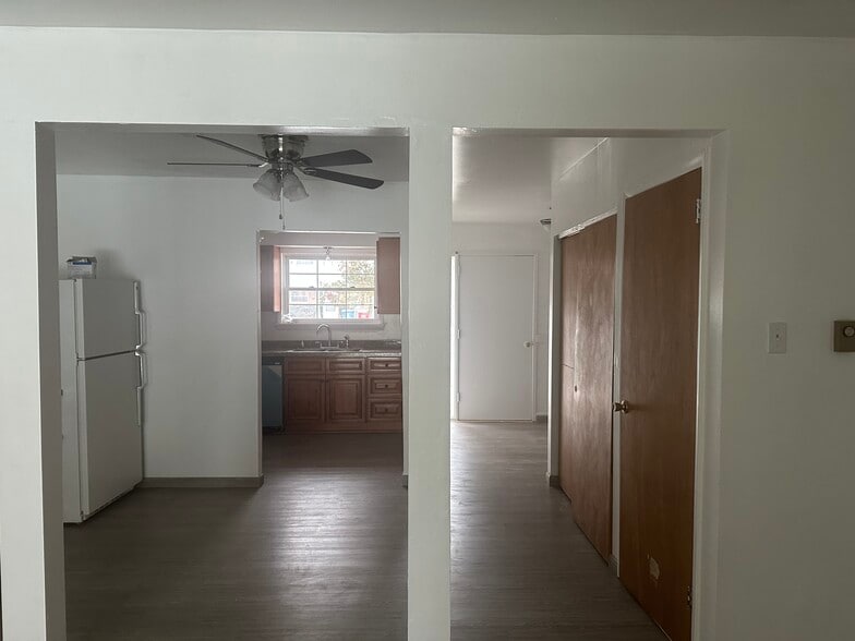 Building Photo - 421 Bethlehem Ct