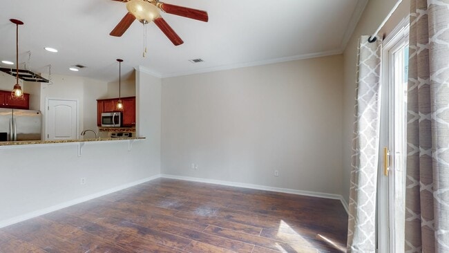 Building Photo - Townhome living in Richmond Hill's Creekside Subdivision - Community Pool and Playground