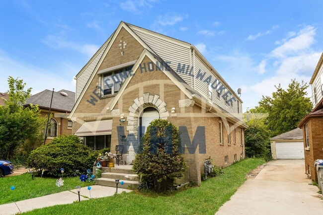 Building Photo - 3015 N 60th St