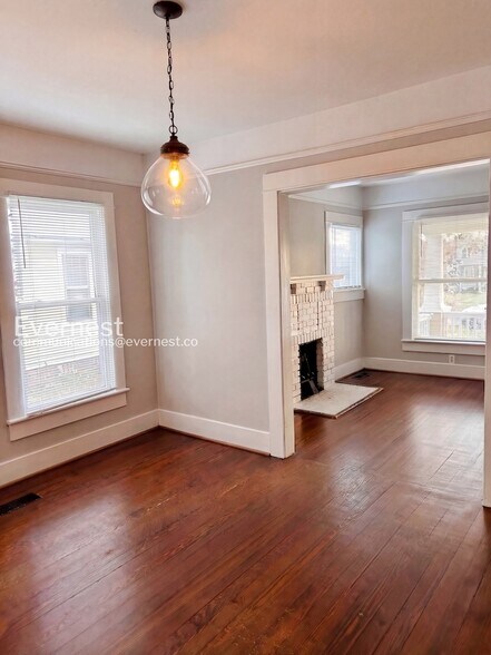 Building Photo - 4601 7th Ct S