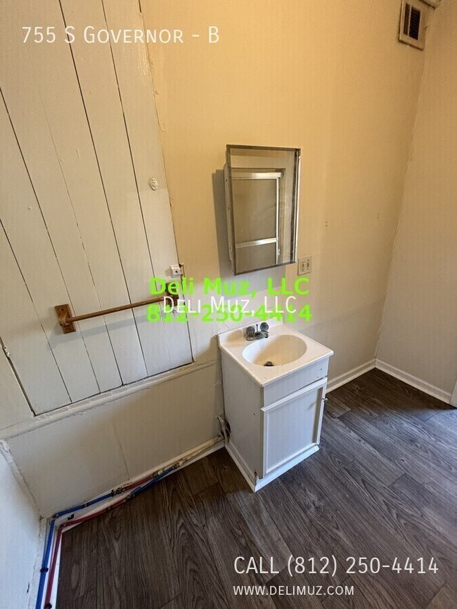 Building Photo - 755 S Governor St