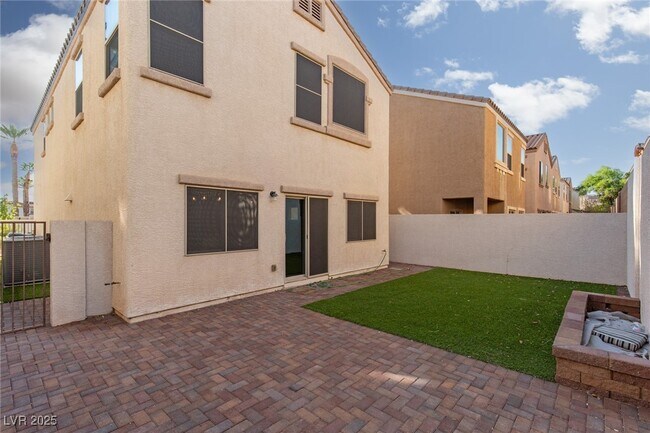 Building Photo - 61 Jasmine Point St