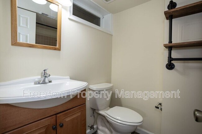 Building Photo - 5914 Ridge View Dr