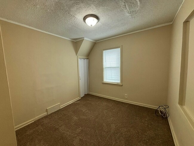 Building Photo - 8119 Essex Ave