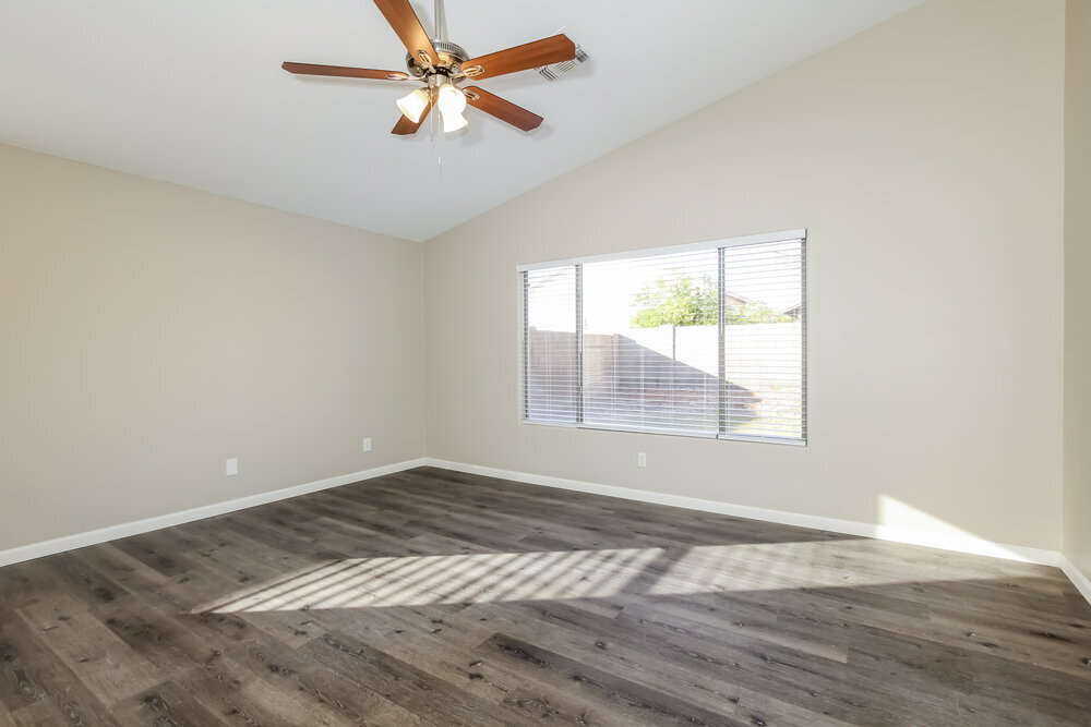 Building Photo - 8748 W Salter Dr