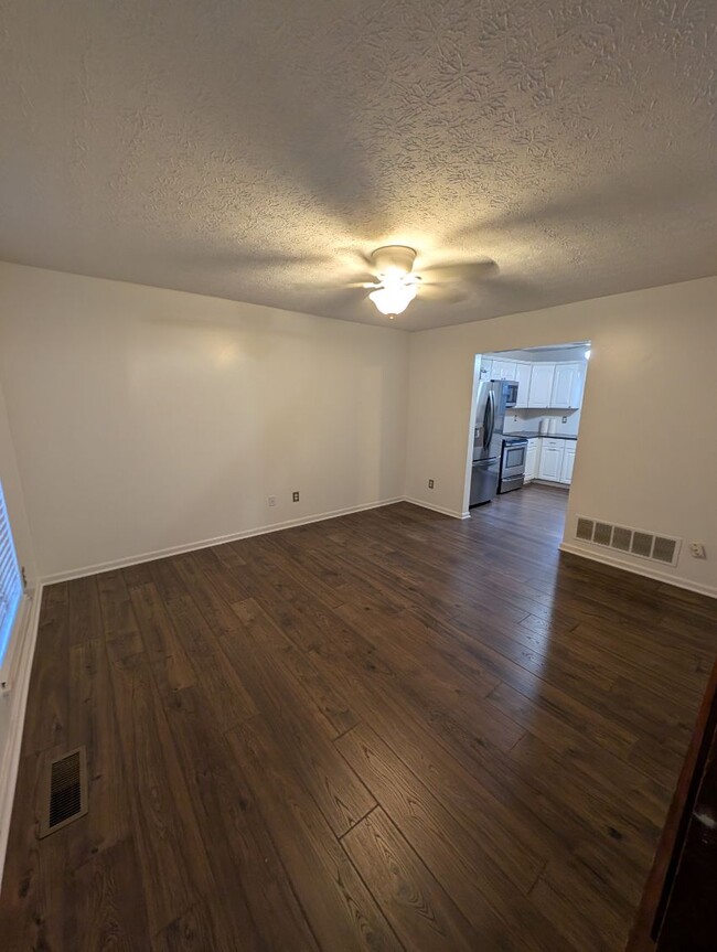 Building Photo - 53 Brenton Dr