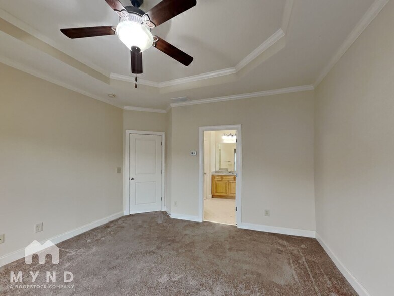 Building Photo - 3020 Eltham Pl