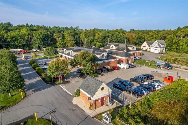 Building Photo - 97 Great Rd