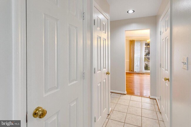 Building Photo - 15385 Bevanwood Dr