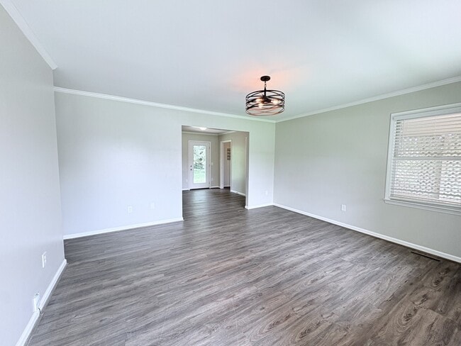 Building Photo - 4077 Brookfield Dr