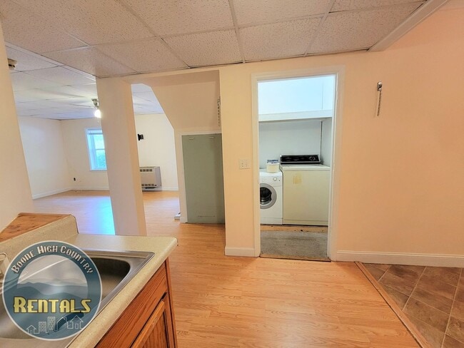 Building Photo - Gorgeous 3bd/2.5ba House With Included Downstairs Apartment