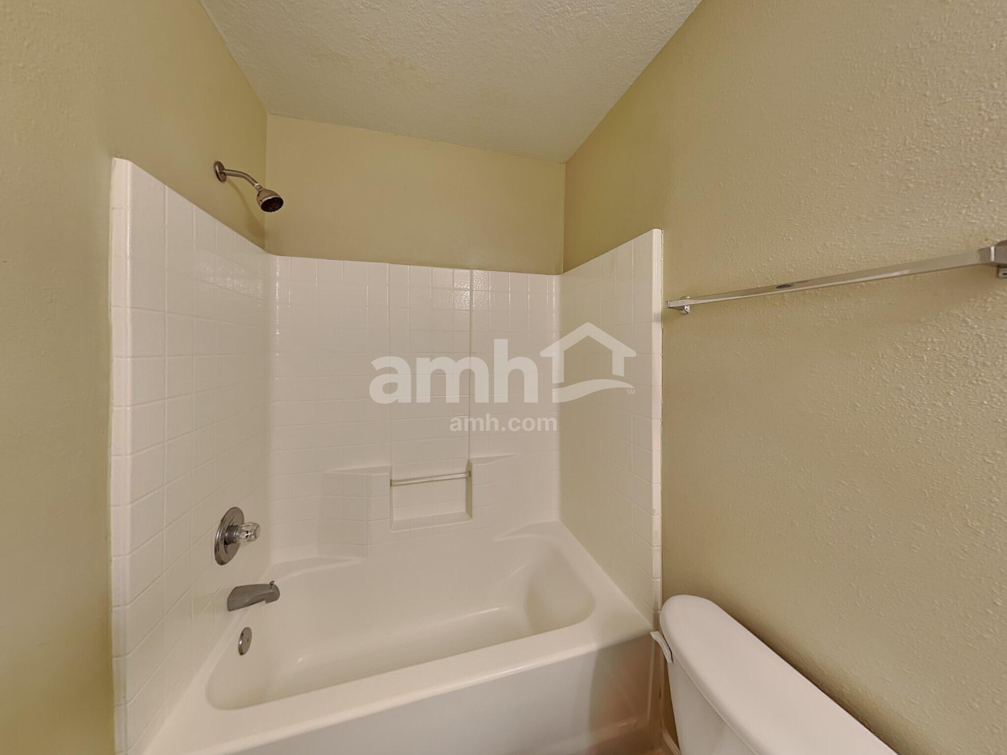 Building Photo - 11484 Brian Lakes Dr N