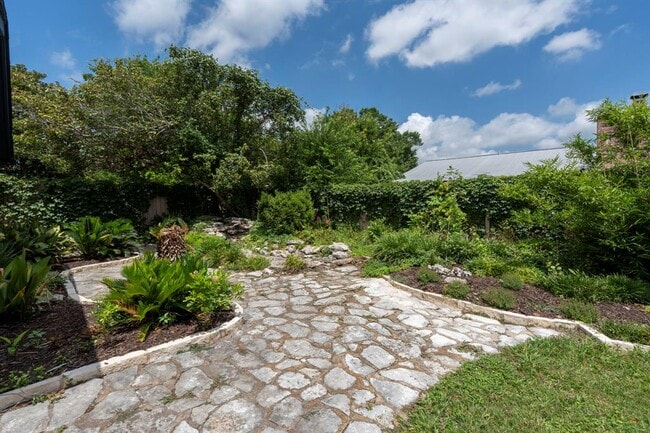 Building Photo - 2404 Coral Ridge Cir