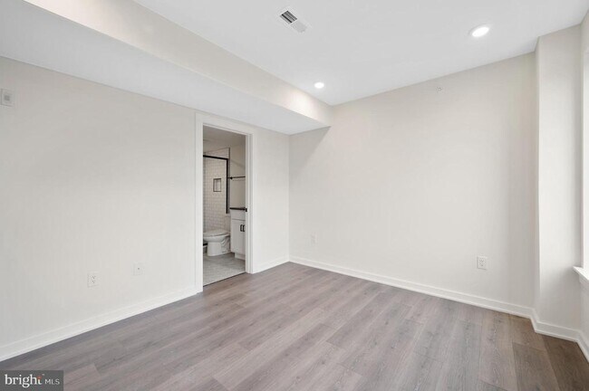 Building Photo - 1721 N 21st St