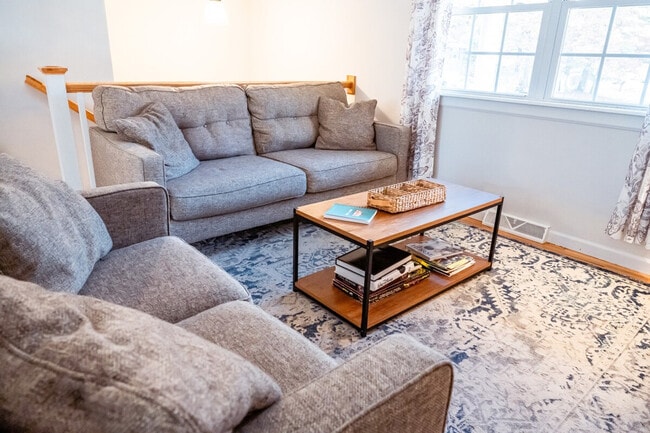 Building Photo - 19 Curt Blvd