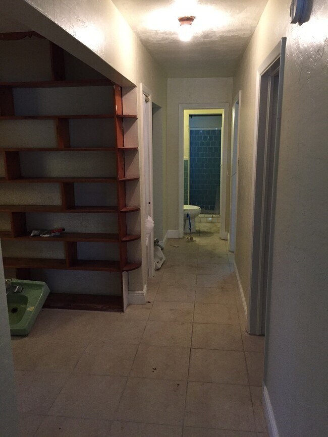 Building Photo - Large 3-2 with a carport