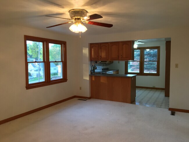 1st floor - dining room - 2032 Paintertown Rd