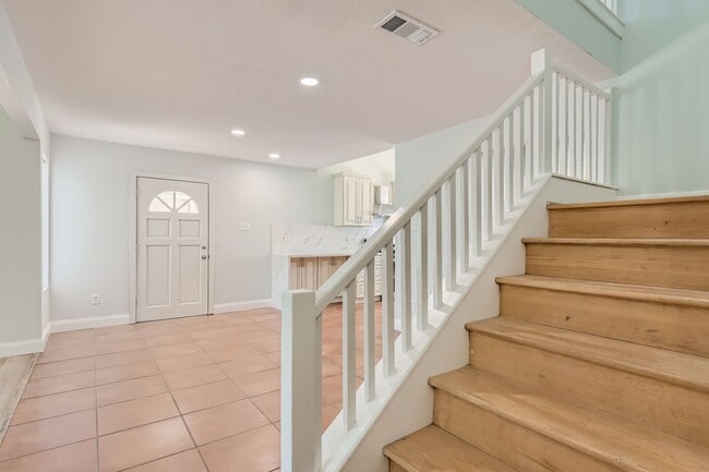 Building Photo - House on 5 Acres East of Austin!
