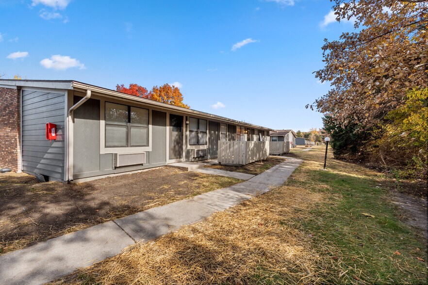 Building Photo - 41349 Heathmore Ct