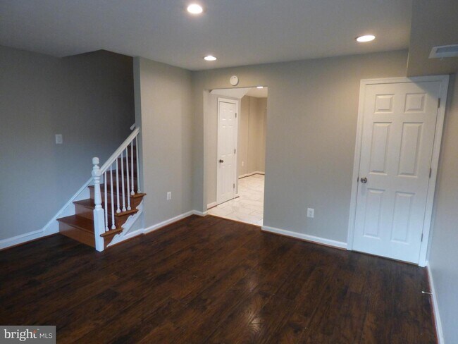 Building Photo - 1204 Westview Terrace