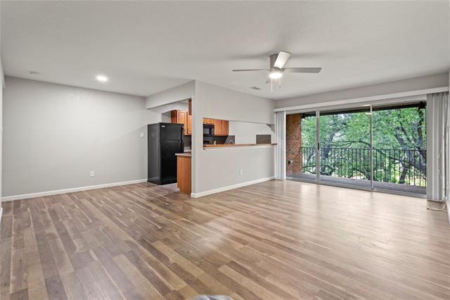 Building Photo - 526 E Avenue J