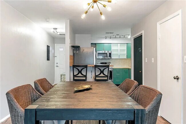 Building Photo - Hampton Blvd