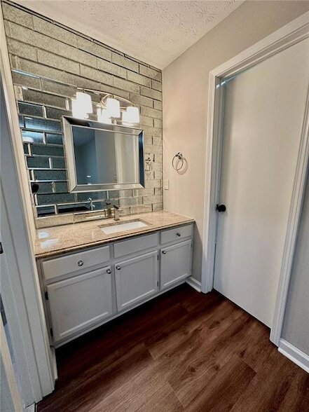 Building Photo - 6372 Wedgeview Dr