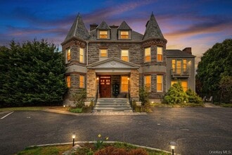 Building Photo - 61 Orchard Ave