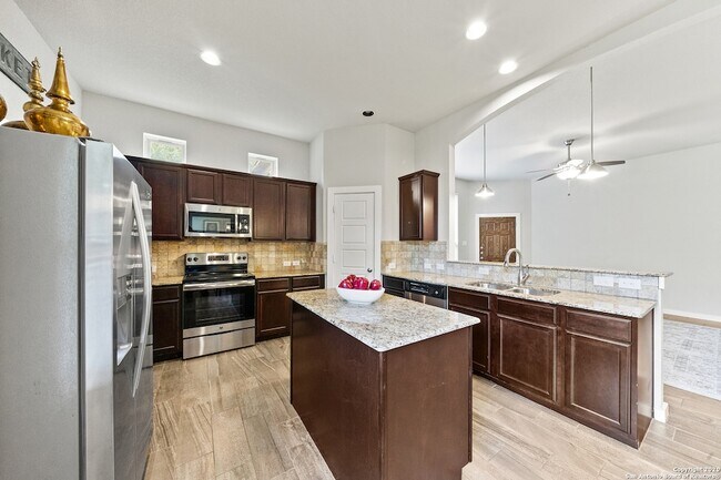 Building Photo - 7106 Faith Wy