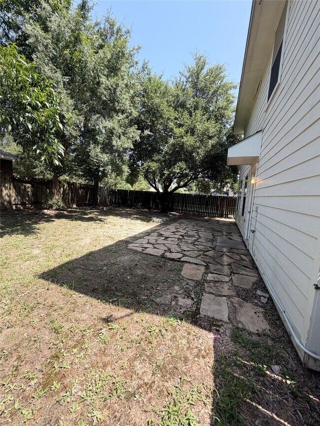 Building Photo - 18919 Ayston Dr