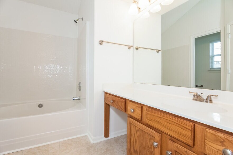 Building Photo - 8806 Samara Ct