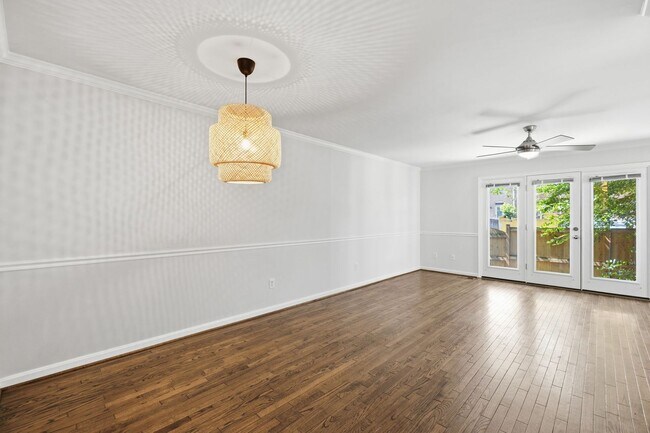Building Photo - 541 Colecroft Ct