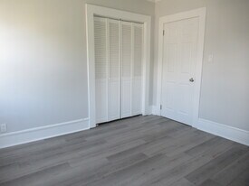 Building Photo - 81 Jetland St