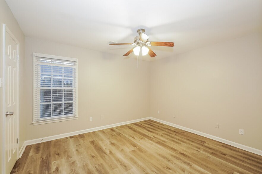 Building Photo - 1525 Lacewing Trace Ln