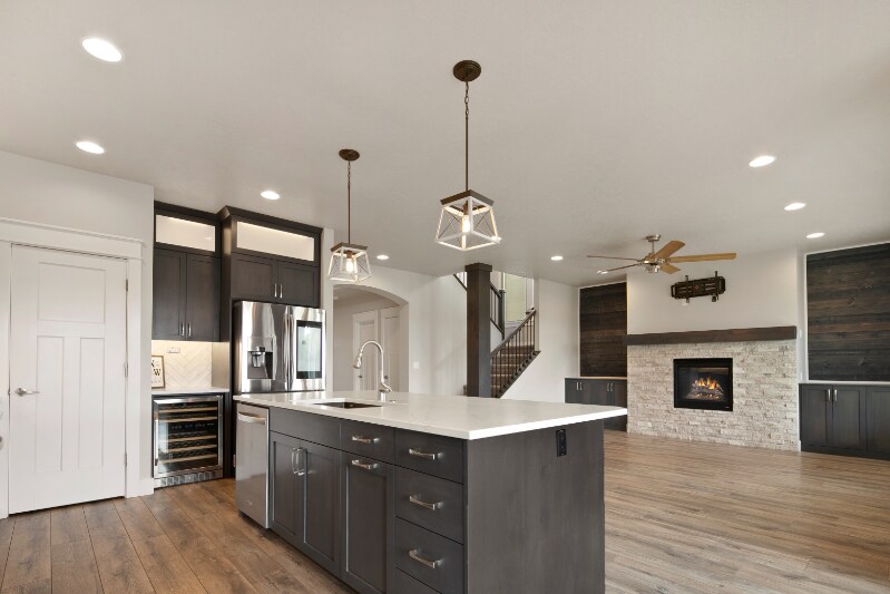 Building Photo - 677 E Andes Dr