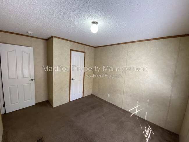 Building Photo - 6280 Mt Airy Dr