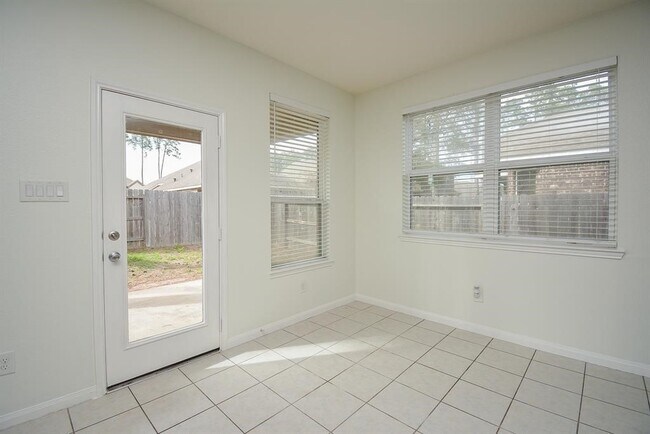 Building Photo - 22211 Weller Oaks Dr