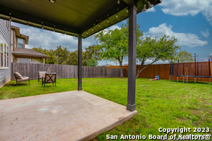 Building Photo - 8527 Straight Oaks