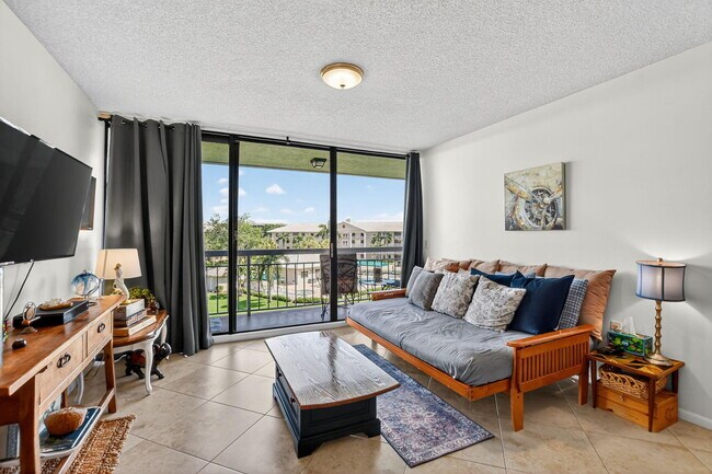 Building Photo - 6205 Balboa Cir