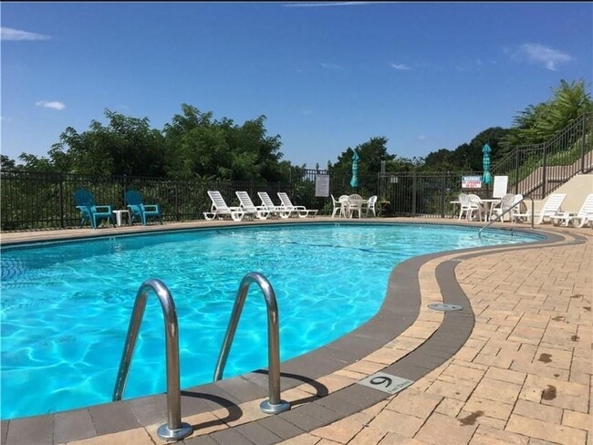 Building Photo - 41 Bullocks Point Ave