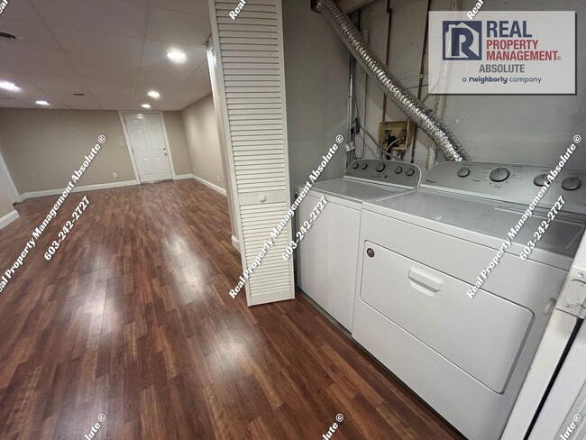 Building Photo - Renovated Townhome in Prime Location