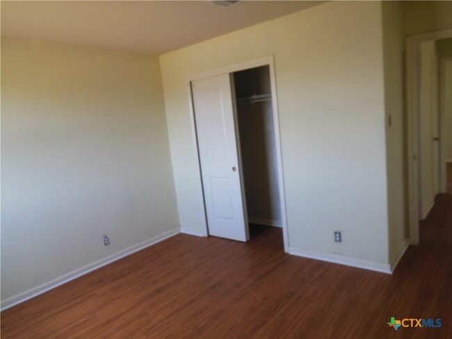 Building Photo - 753 Great Oaks Dr