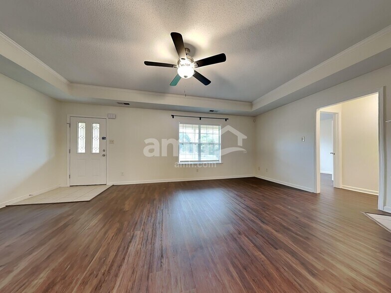 Building Photo - 3433 Sundial Dr