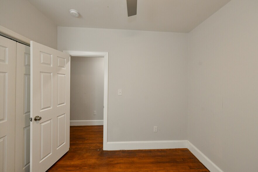 Building Photo - 102 W 30th St