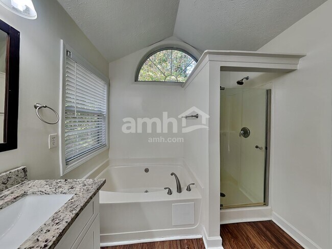 Building Photo - 162 Brook Lea Cove