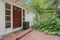 Building Photo - 407 Coolidge St