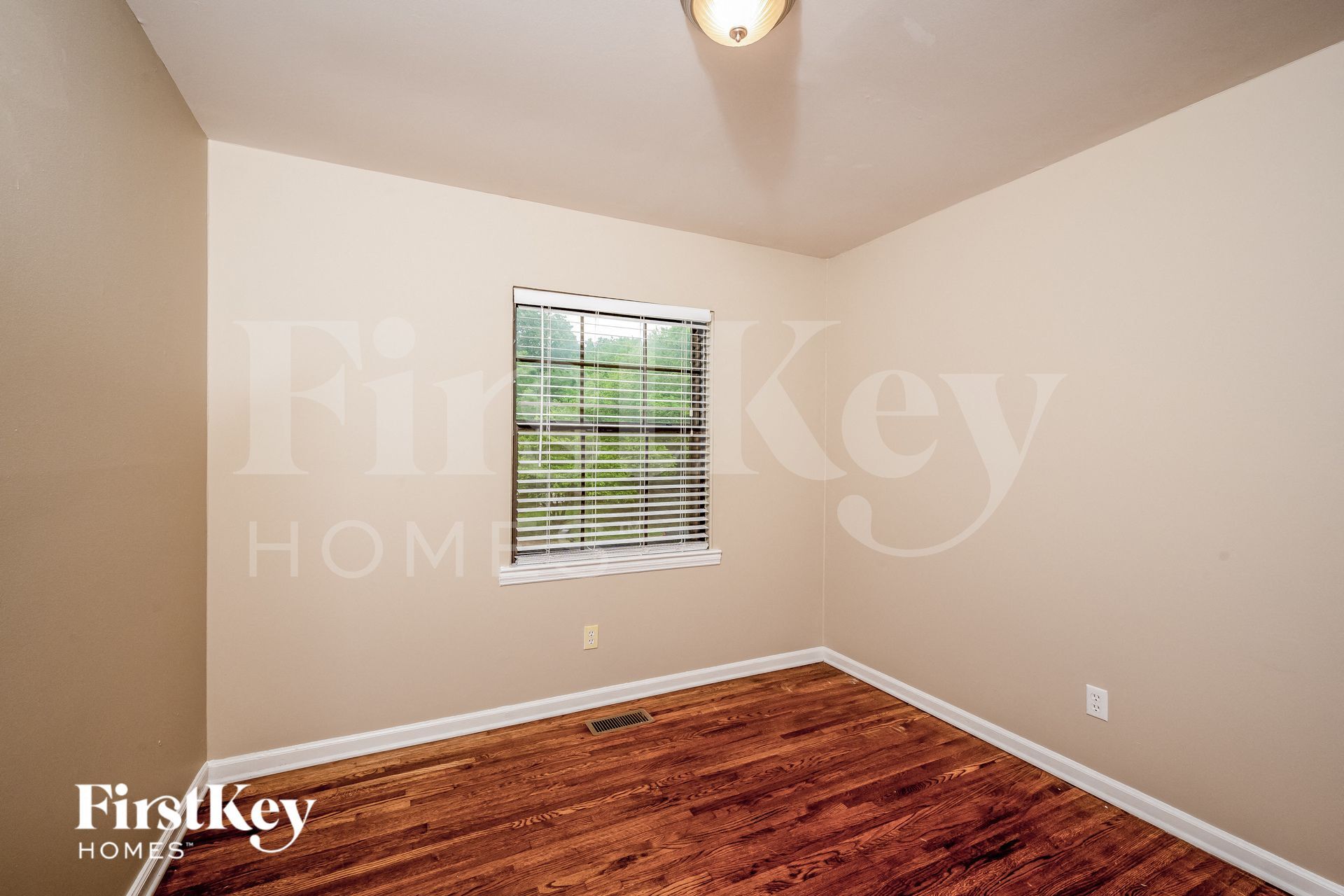 Building Photo - 1326 Potter Ave