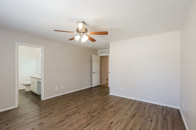 Building Photo - 4314 N 124th Ave
