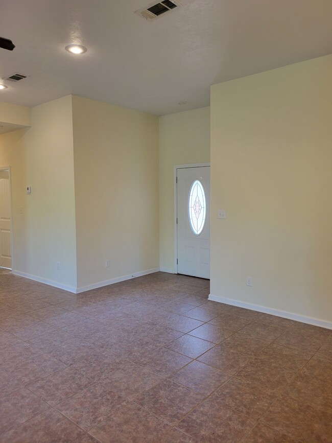 Building Photo - 210 Small Oaks Rd