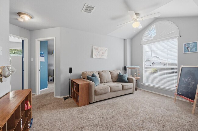 Building Photo - Bright Steubing Ranch Home with Two Primary Suites & Solar Panels